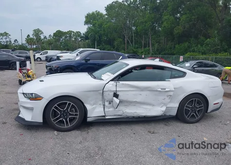 2021 Ford Mustang Ecoboost Premium Fastback z USA, uszkodzony, nr VIN 1FA6P8TH4M5106861